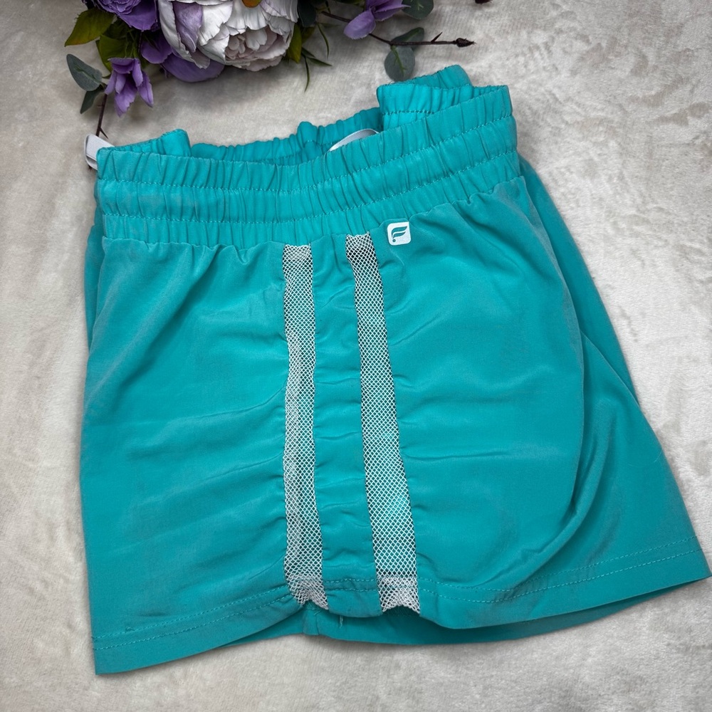 Fabletics Pamela Shorts in Island and White
